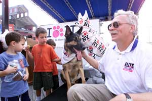 1777924146 803 Sculpture Unveiled By Dog Hero – American Kennel Club